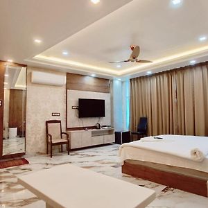 V Square Airport Hotel